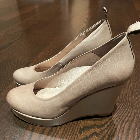 TAN LEATHER HIBOU WEDGE - Picture 3 of 3